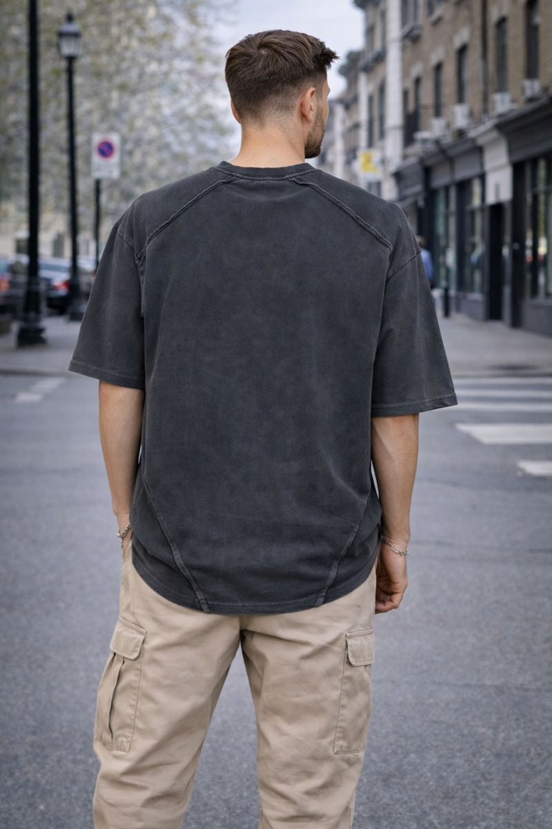 Tricou negru cu design sport și detalii contrastante