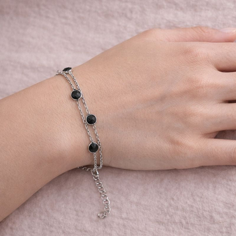 Brățară din argint 925 cu pietre negre – eleganță rafinată în fiecare detaliu