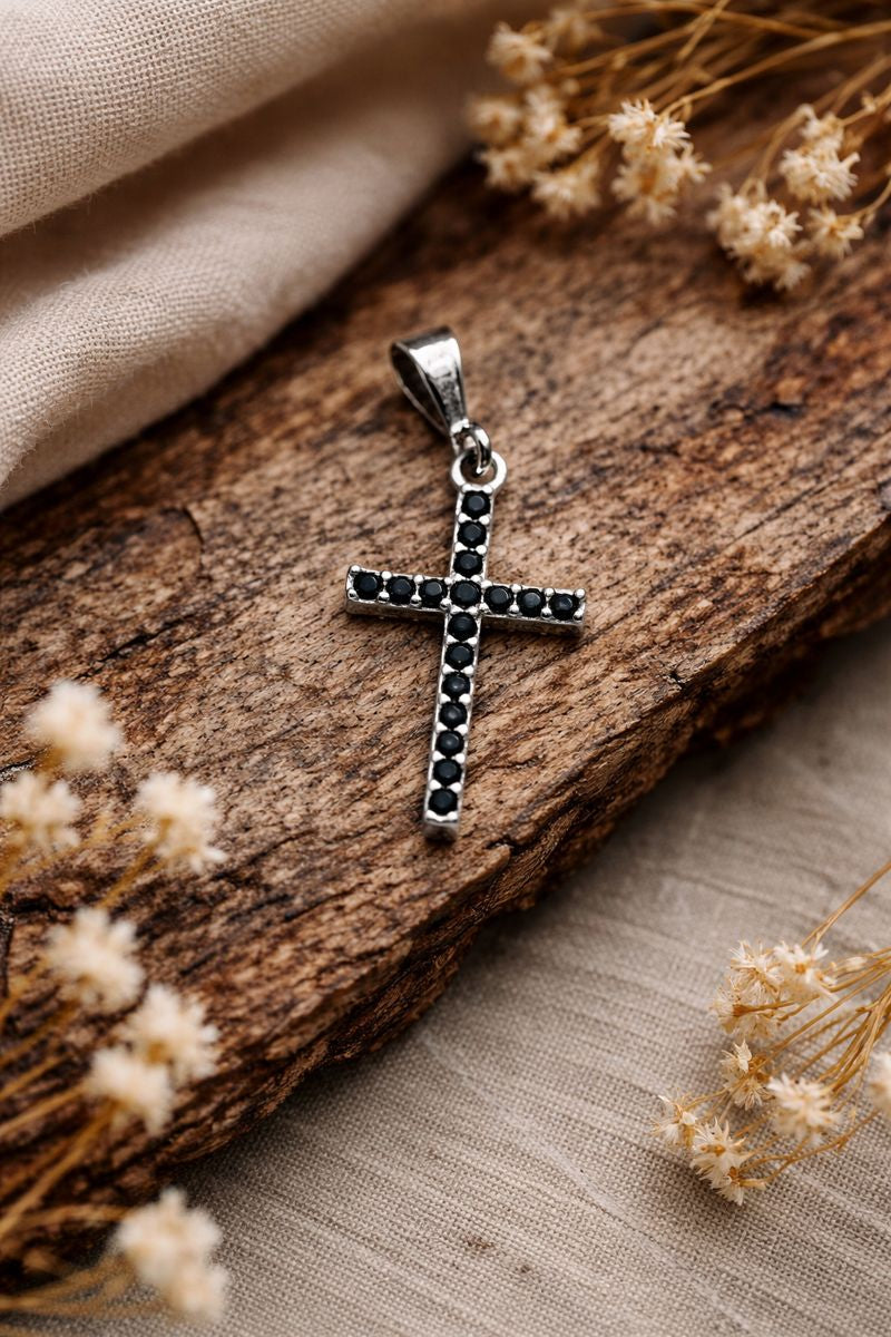 Pandantiv din Argint 925 Cruce cu Zirconii Negre