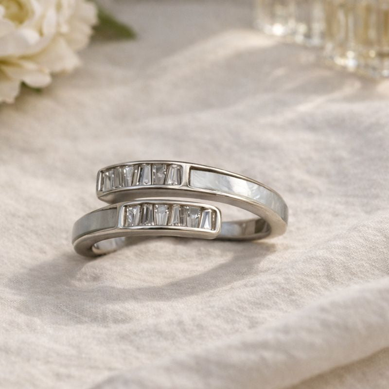 Inel din Argint 925 cu Design Deschis și Pietre Baguette – Eleganță Modernă